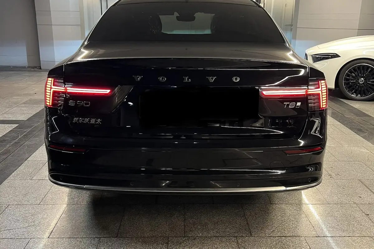 ولوو،  S90