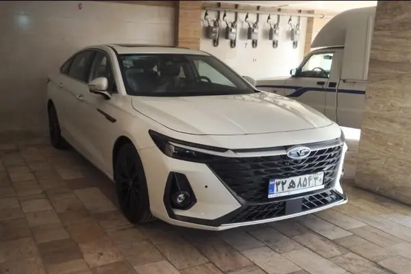 فونیکس، آریزو 8 (Z8)