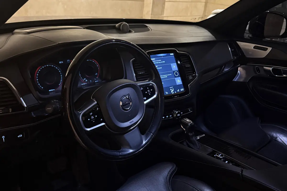 ولوو،  XC90