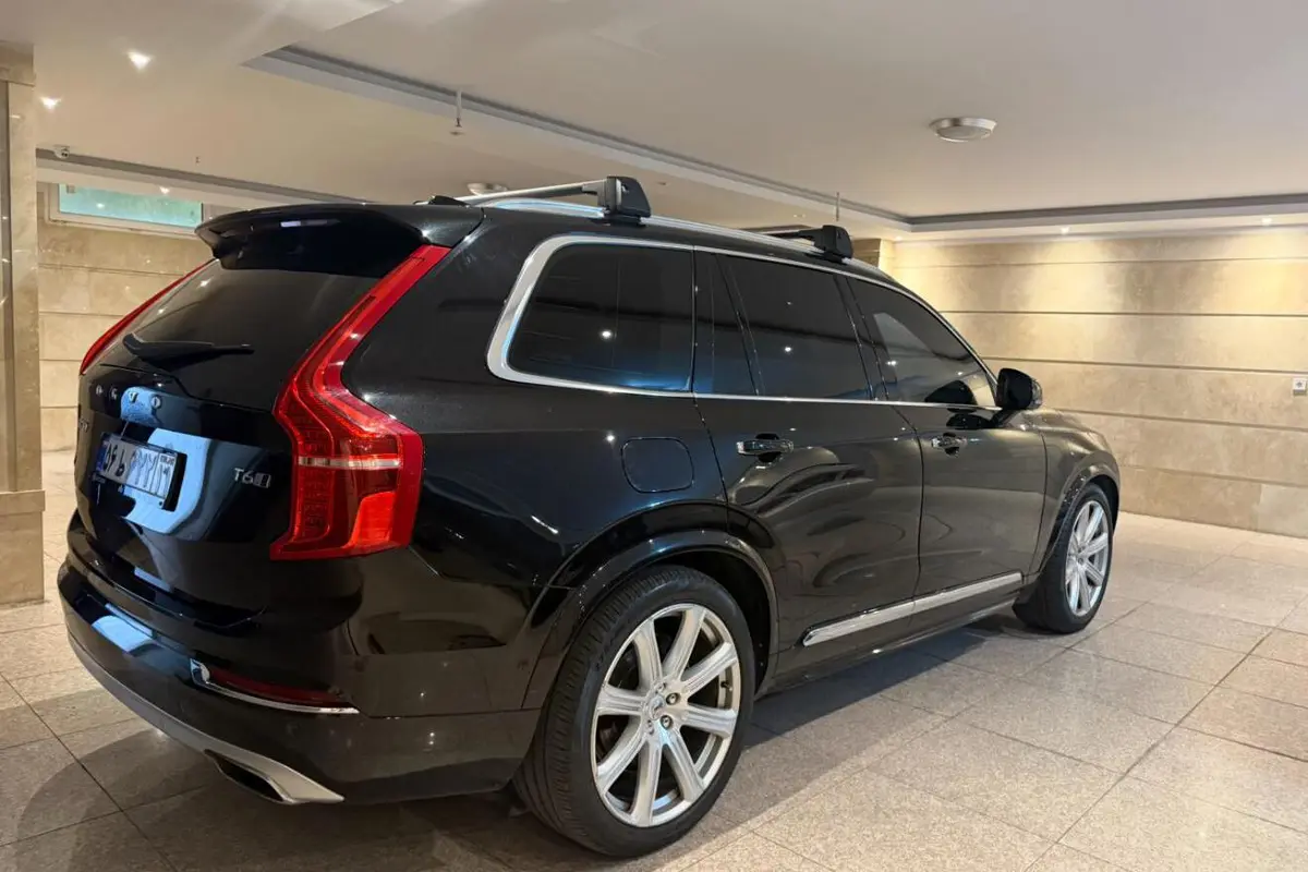 ولوو،  XC90