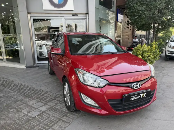 هیوندای  i20