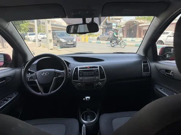 هیوندای  i20