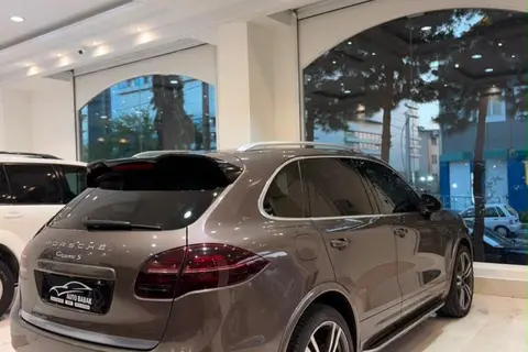 پورشه، کاین