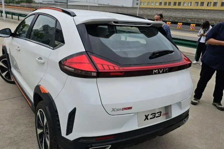 ام وی ام،  X33 کراس