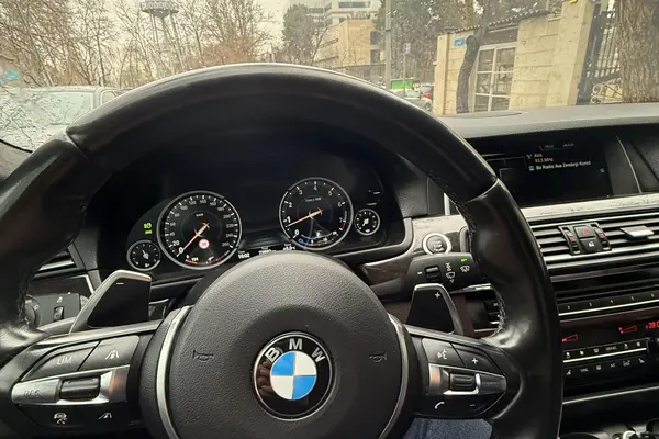 ب ام و، سری 5 سدان