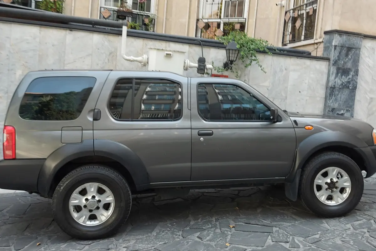 نیسان،  رونیز