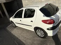 پژو، 206