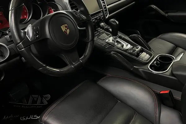 پورشه، کاین