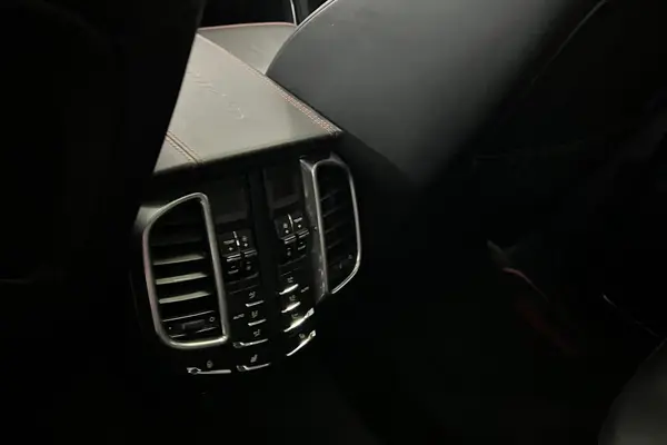 پورشه، کاین