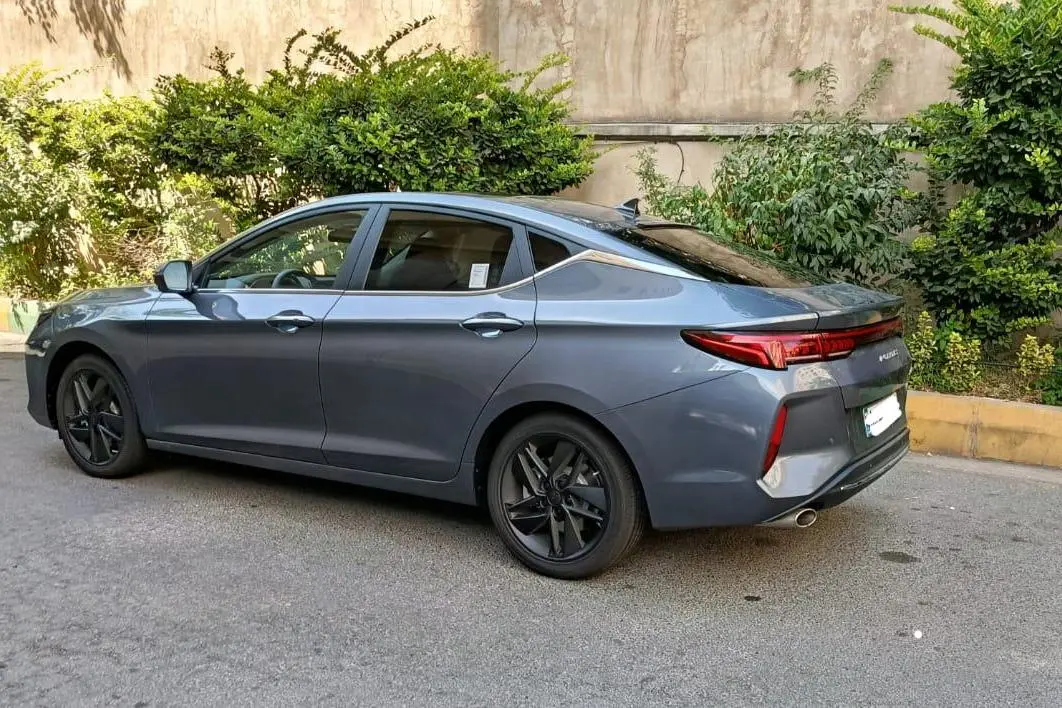 کی ام سی،  J7