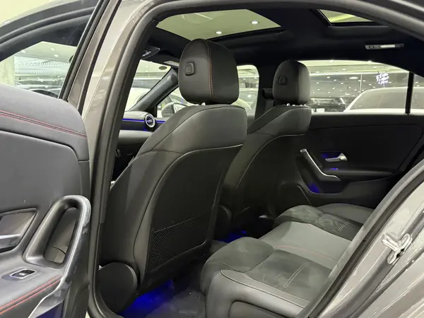 بنز، کلاس A سدان