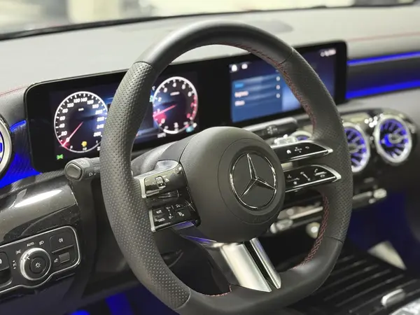 بنز، کلاس A سدان