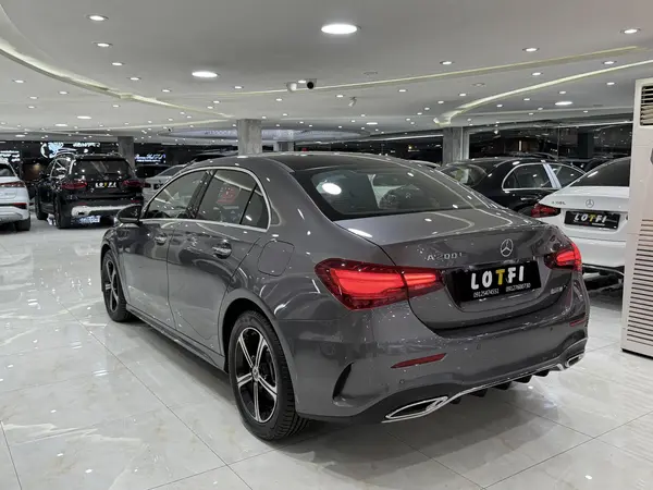 بنز، کلاس A سدان