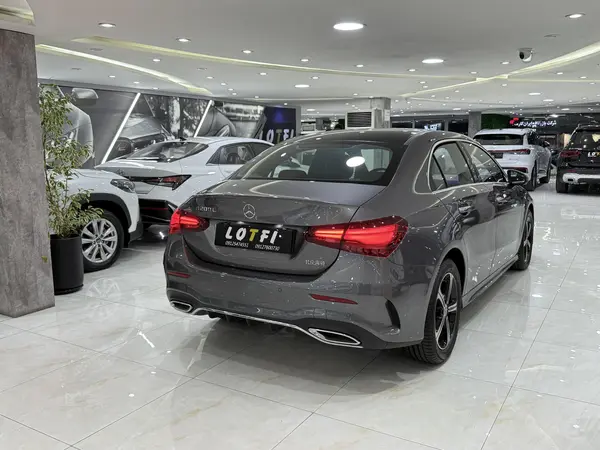 بنز، کلاس A سدان