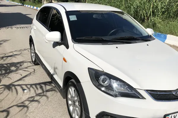 ام وی ام، 315هاچ بک