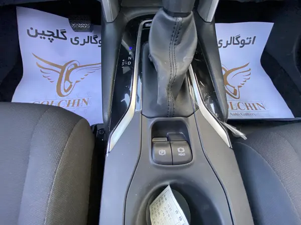 تویوتا، کرولا کراس هیبرید