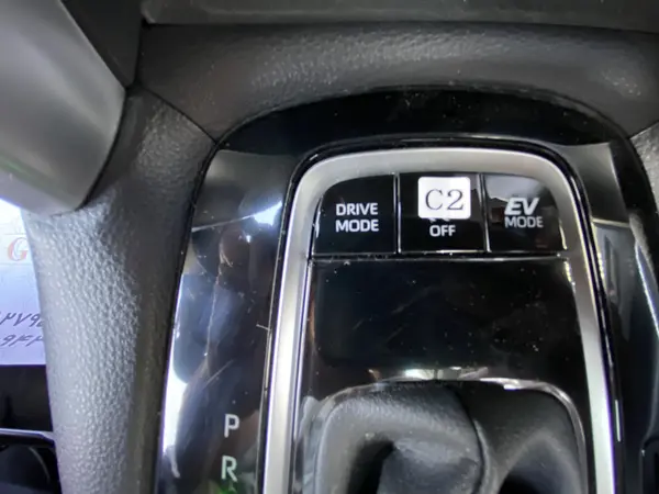 تویوتا، کرولا کراس هیبرید