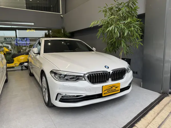 ب ام و، سری 5 سدان