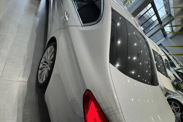 ب ام و، سری 5 سدان