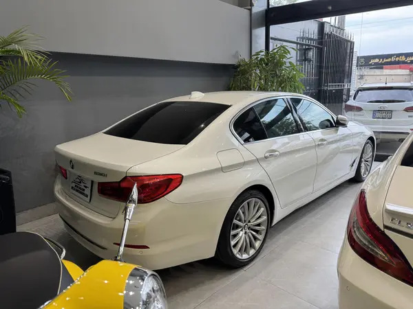 ب ام و، سری 5 سدان