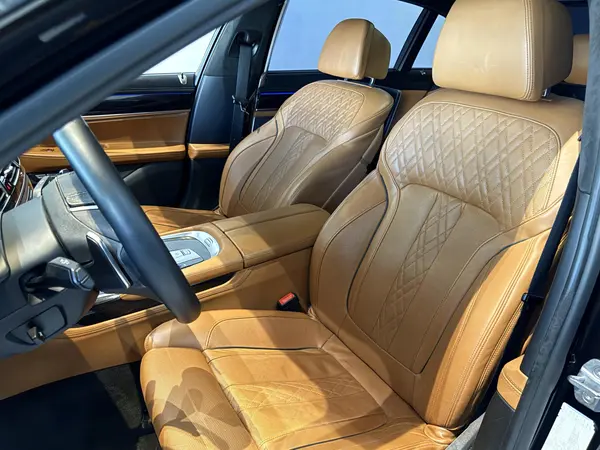 ب ام و، سری 7