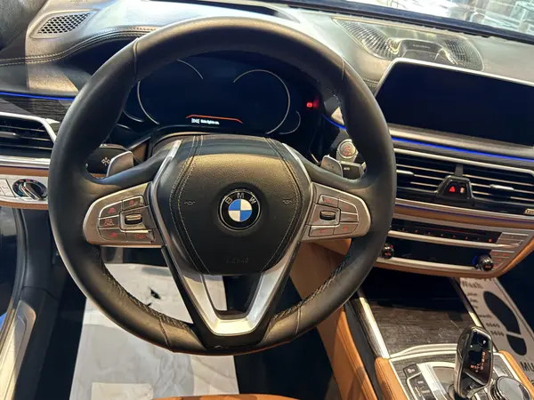 ب ام و، سری 7