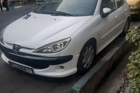پژو، 206