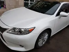 لکسوس، ES