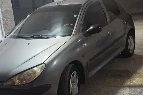 پژو، 206