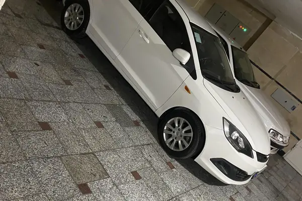 ام وی ام  315هاچ بک