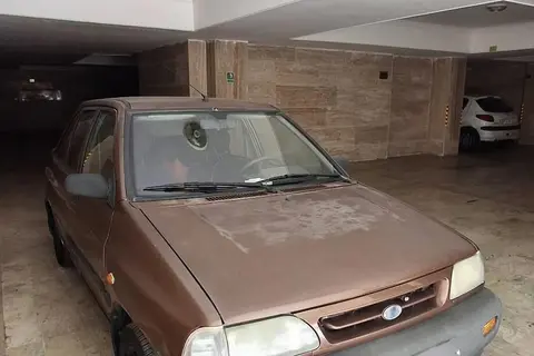پراید، صندوق دار