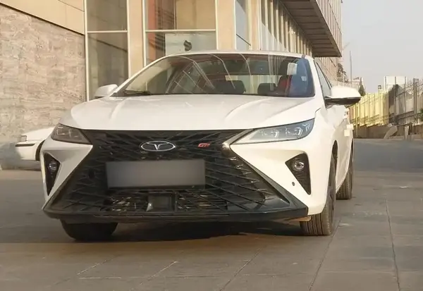 فونیکس، آریزو 6 جی تی (Z6 GT)