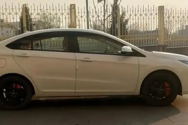 فونیکس، آریزو 6 جی تی (Z6 GT)