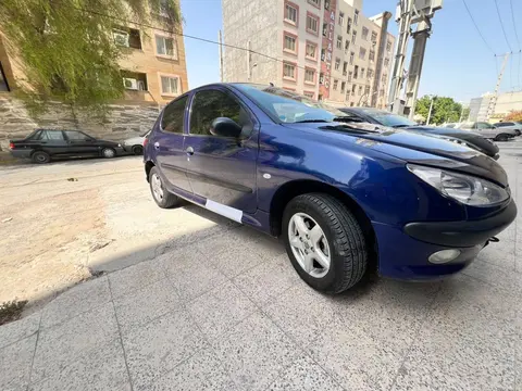 پژو، 206