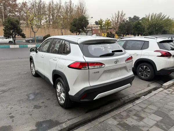 تویوتا، کرولا کراس هیبرید