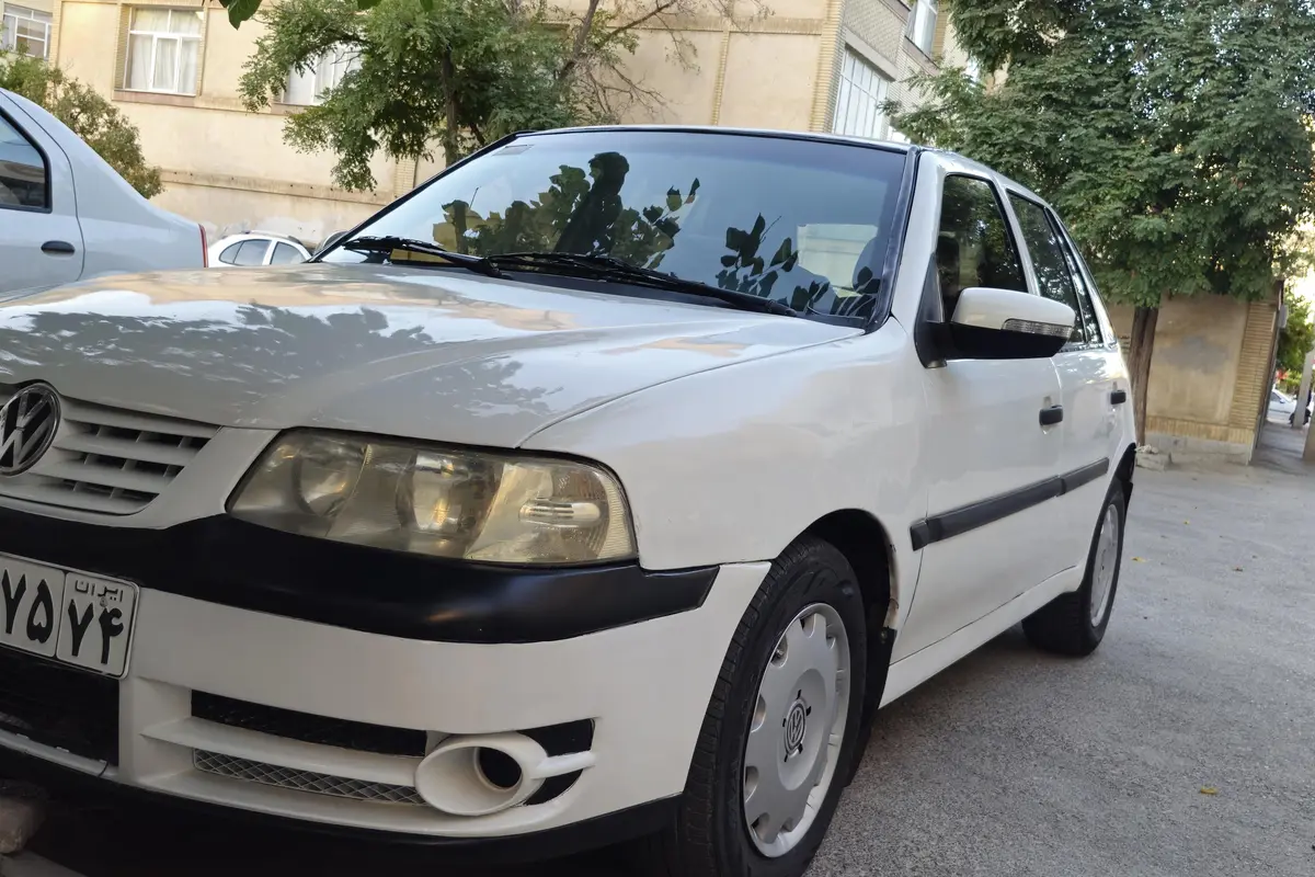 فولکس،  گل