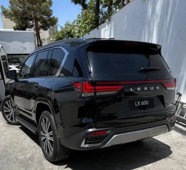 لکسوس،  LX