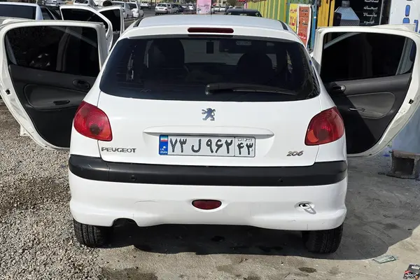 پژو، 206