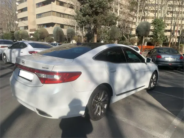 هیوندای، آزرا (گرنجور)