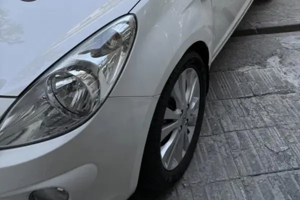 هیوندای  i20