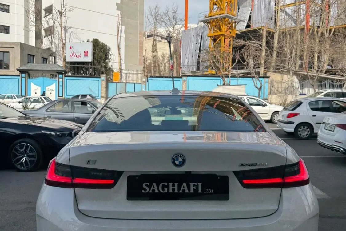 حواله ب ام و  i3