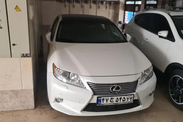 لکسوس  ES