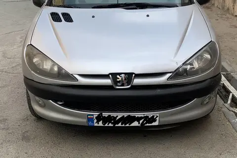 پژو، 206