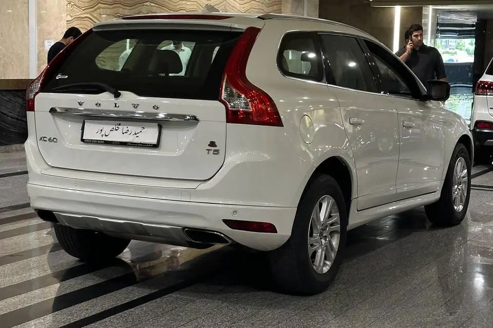 ولوو،  XC60