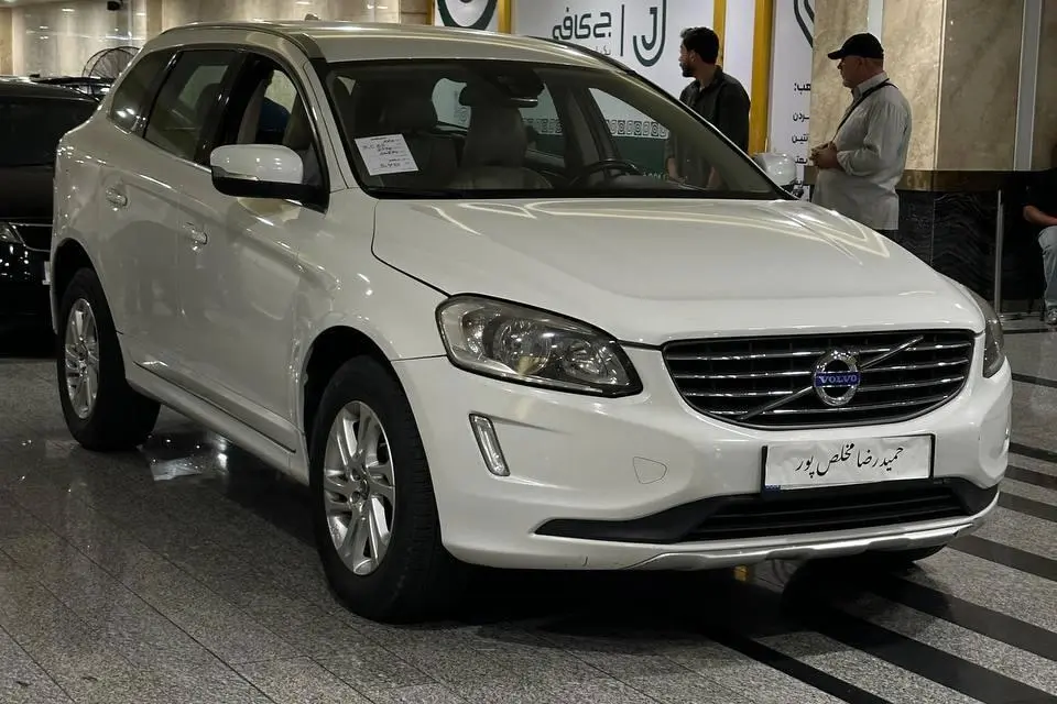 ولوو،  XC60