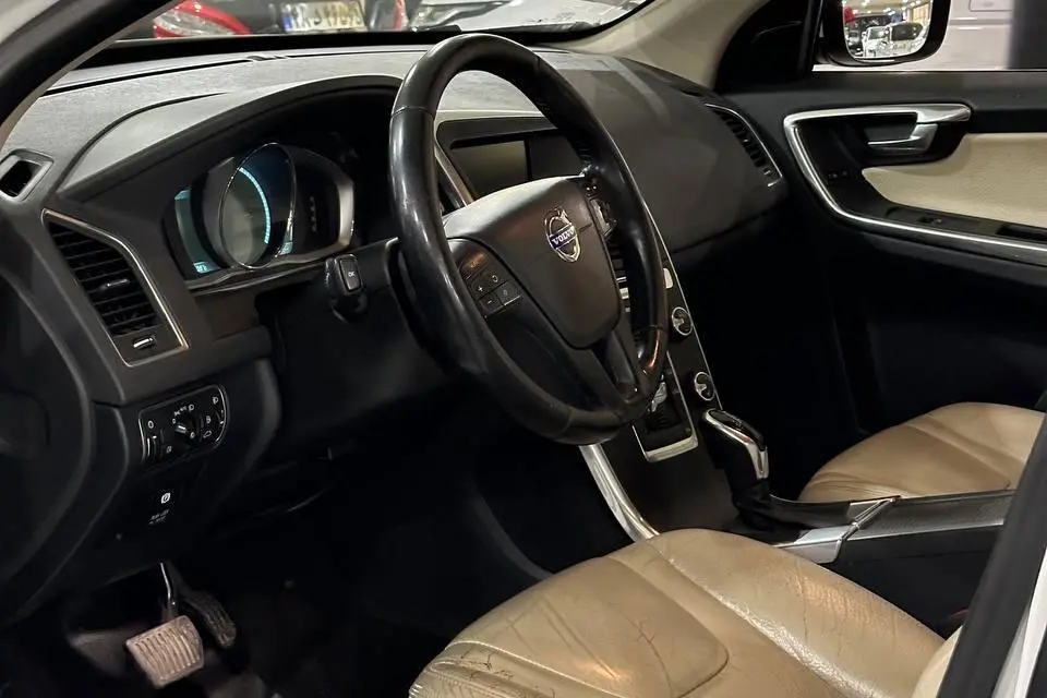 ولوو،  XC60