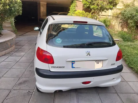 پژو، 206