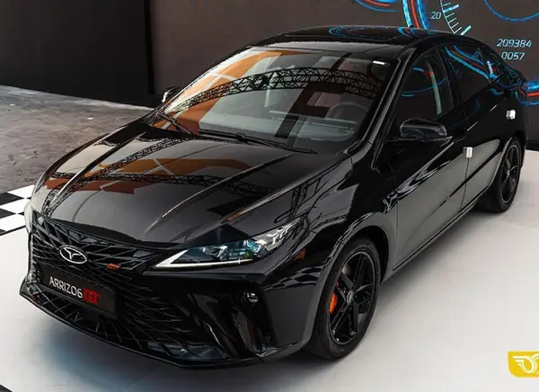 فونیکس، آریزو 6 جی تی (Z6 GT)