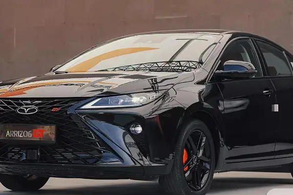 فونیکس، آریزو 6 جی تی (Z6 GT)