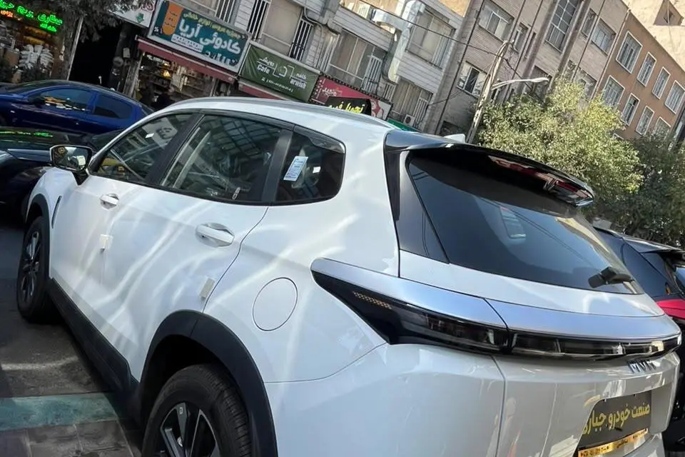 ام وی ام،  X77